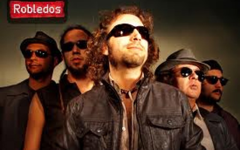 Concierto de Los Robledos en Costa Ballena